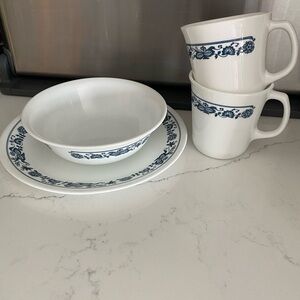 Corelle ‘Old Town’ Set (4 pc)